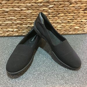 Easy Spirit Black Gift 2 Slip-on Shoes